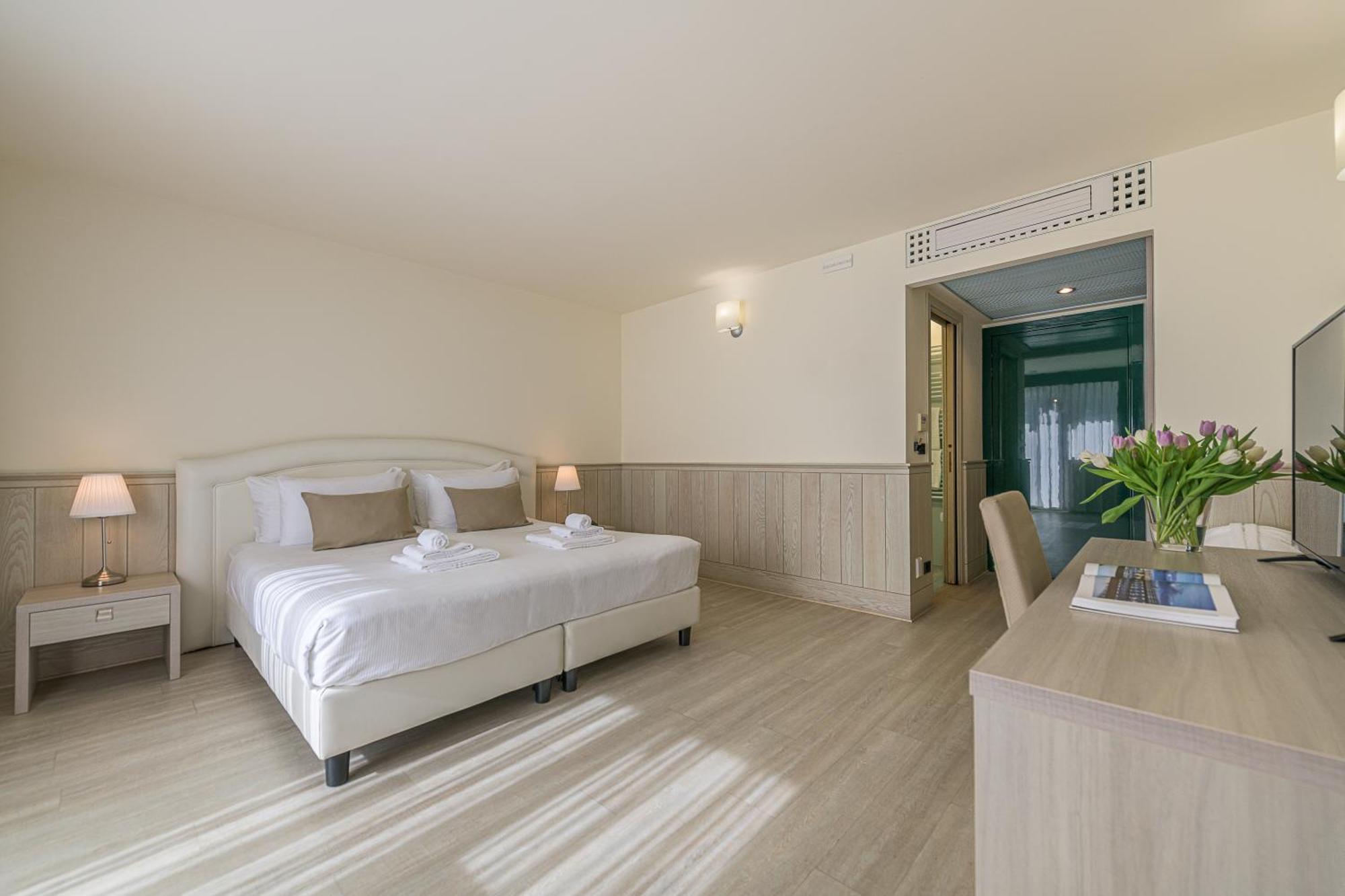 Hotel Golf Inn Lignano Sabbiadoro Buitenkant foto