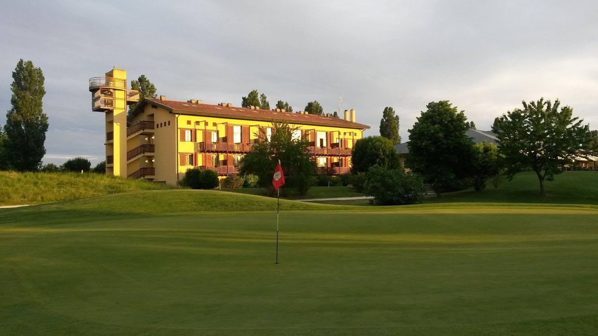Hotel Golf Inn Lignano Sabbiadoro Buitenkant foto