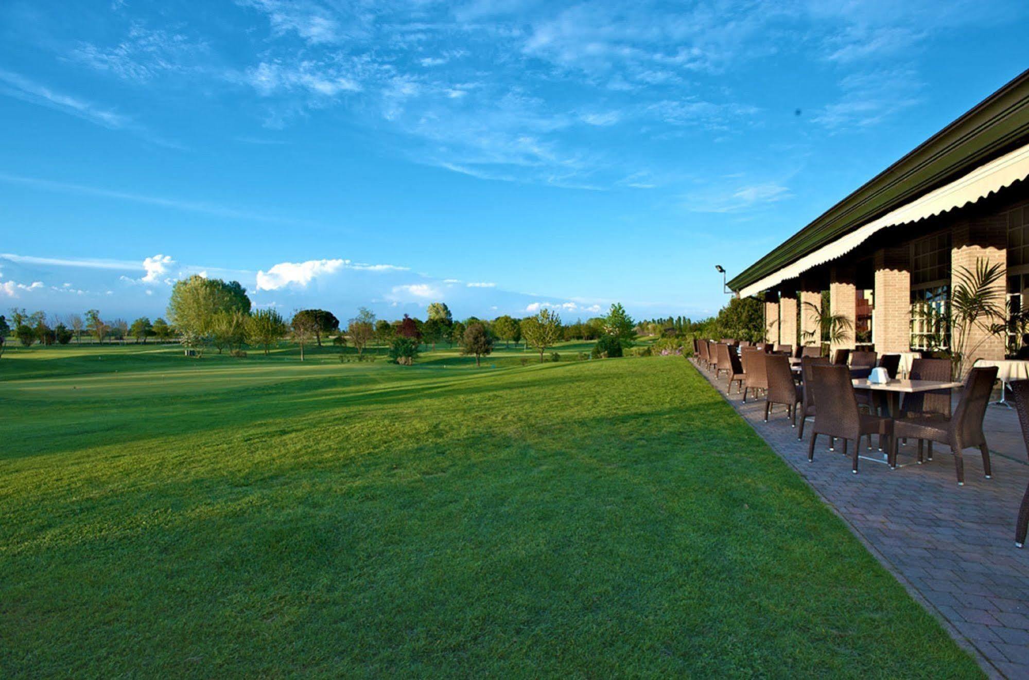 Hotel Golf Inn Lignano Sabbiadoro Buitenkant foto