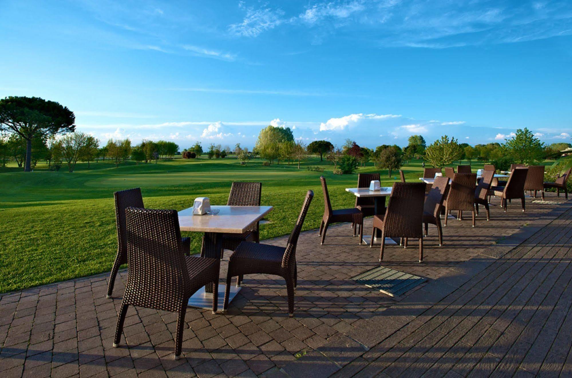 Hotel Golf Inn Lignano Sabbiadoro Buitenkant foto