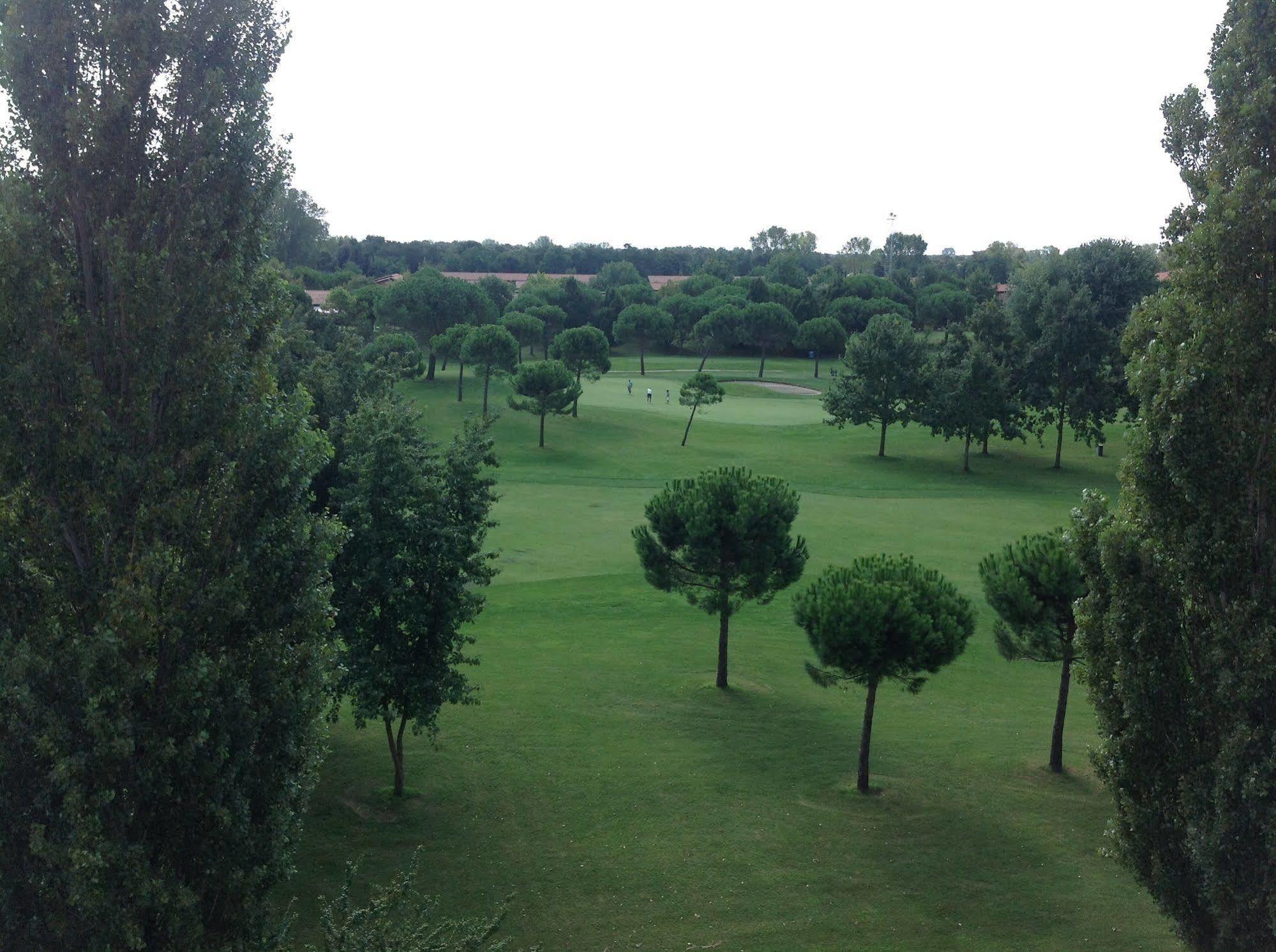 Hotel Golf Inn Lignano Sabbiadoro Buitenkant foto