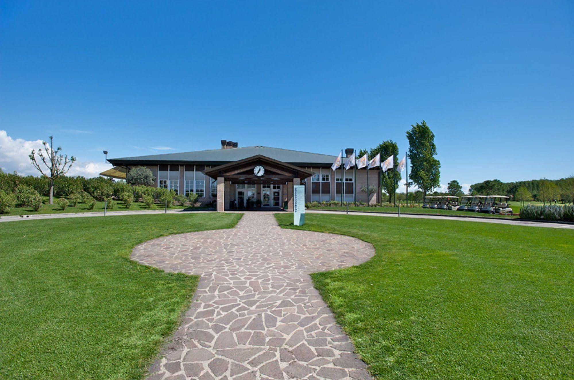 Hotel Golf Inn Lignano Sabbiadoro Buitenkant foto